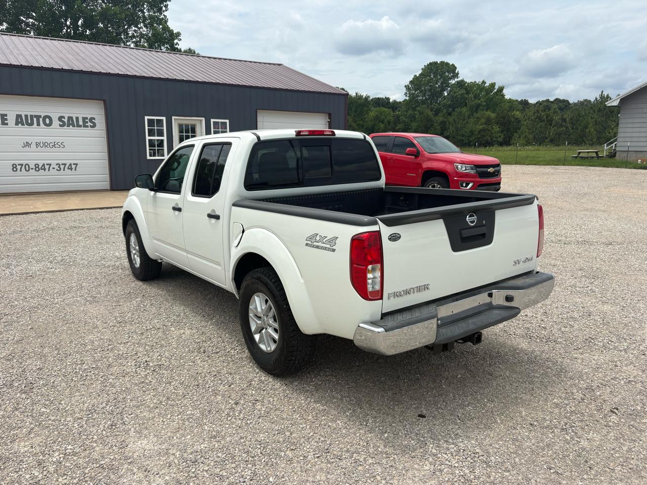 Nissan Frontier 4WD Crew Cab SWB Auto SV 2015