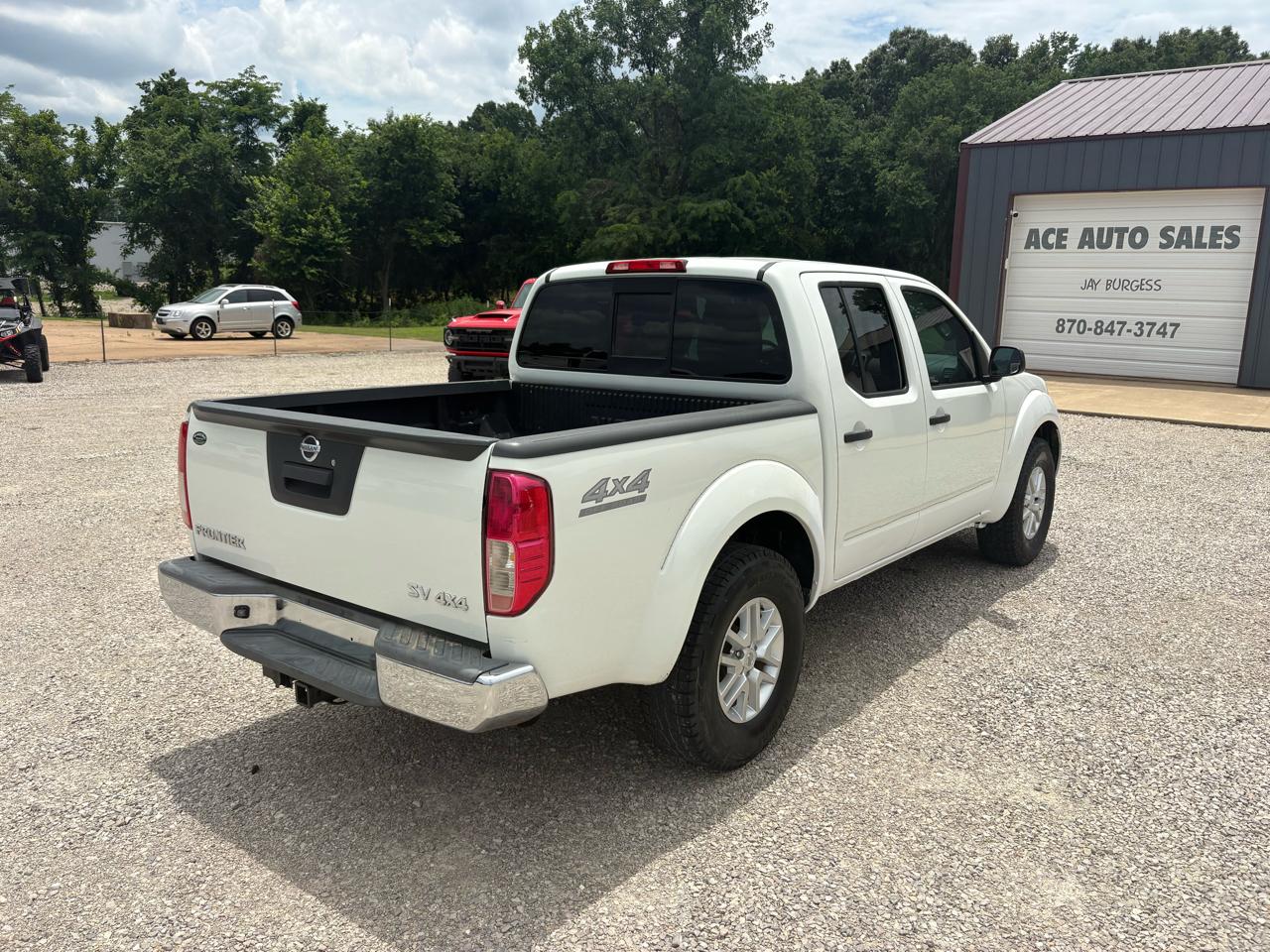 Nissan Frontier 4WD Crew Cab SWB Auto SV 2015