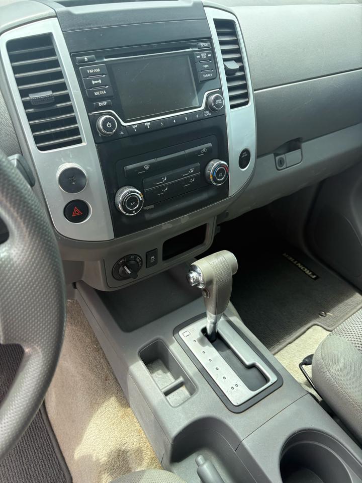 Nissan Frontier 4WD Crew Cab SWB Auto SV 2015
