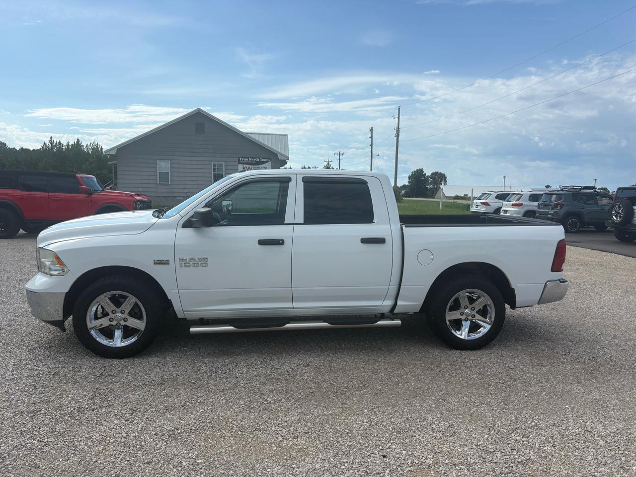 RAM 1500 4WD Crew Cab 140.5" Sport 2016