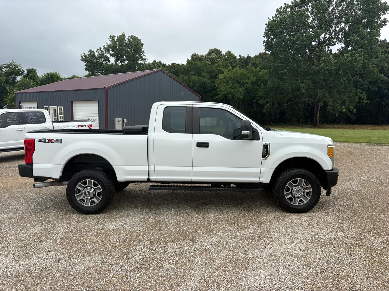 Ford F-250 SD XL SuperCab 4WD 2017