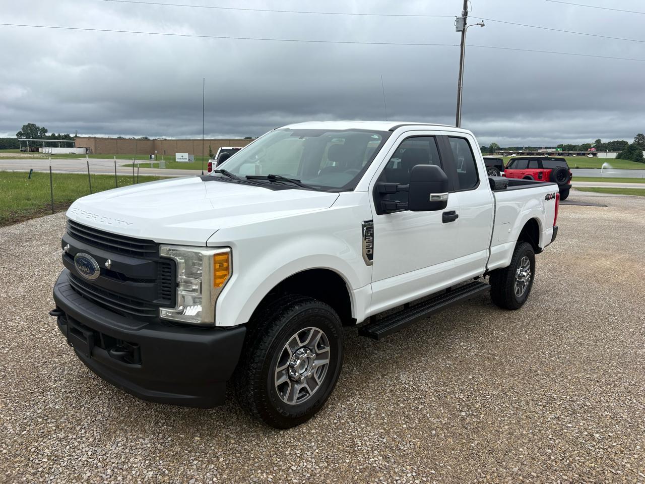 Ford F-250 SD XL SuperCab 4WD 2017