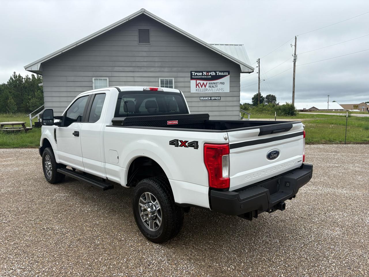 Ford F-250 SD XL SuperCab 4WD 2017