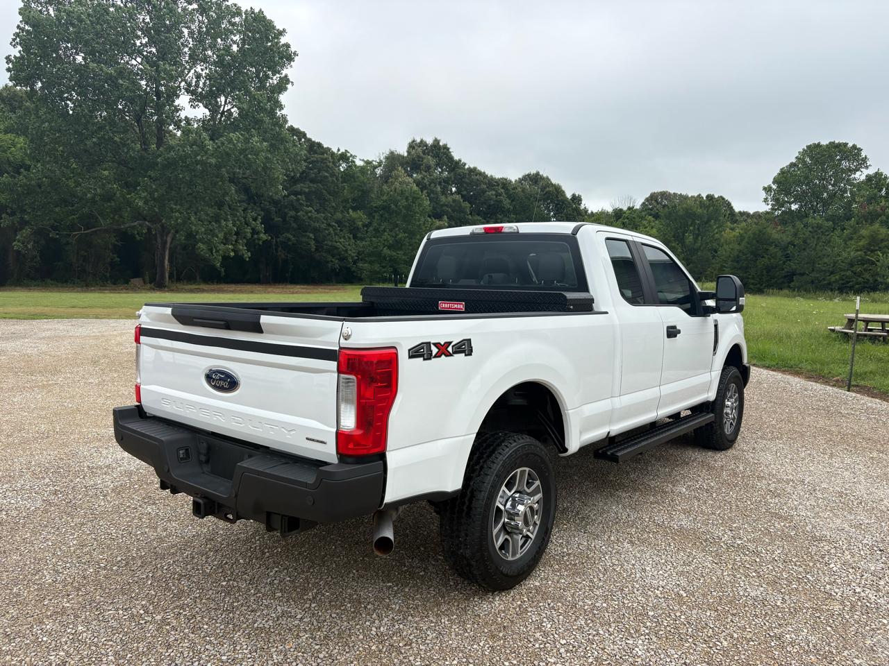 Ford F-250 SD XL SuperCab 4WD 2017
