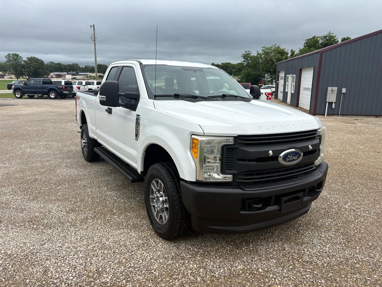 Ford F-250 SD XL SuperCab 4WD 2017