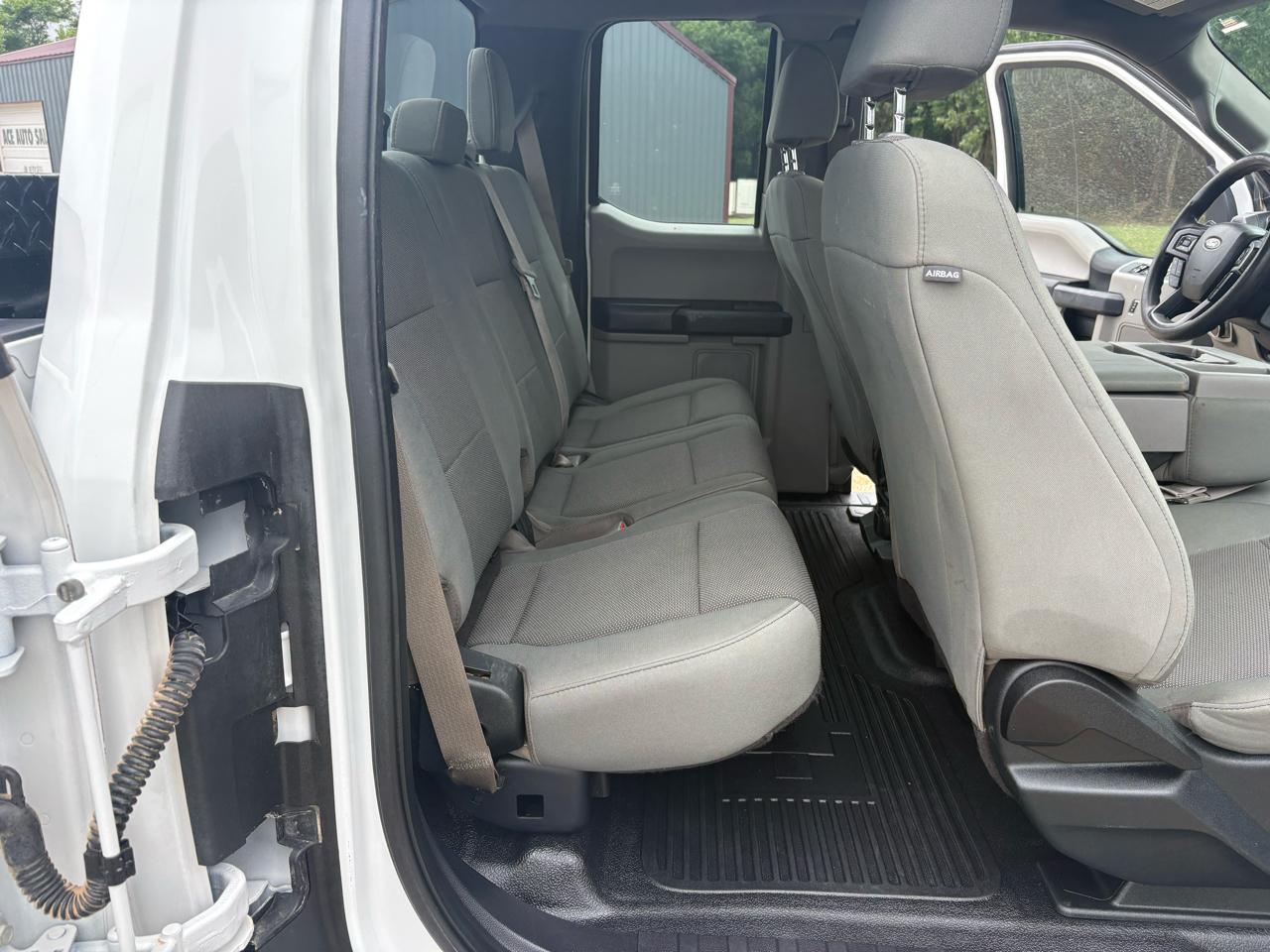 Ford F-250 SD XL SuperCab 4WD 2017