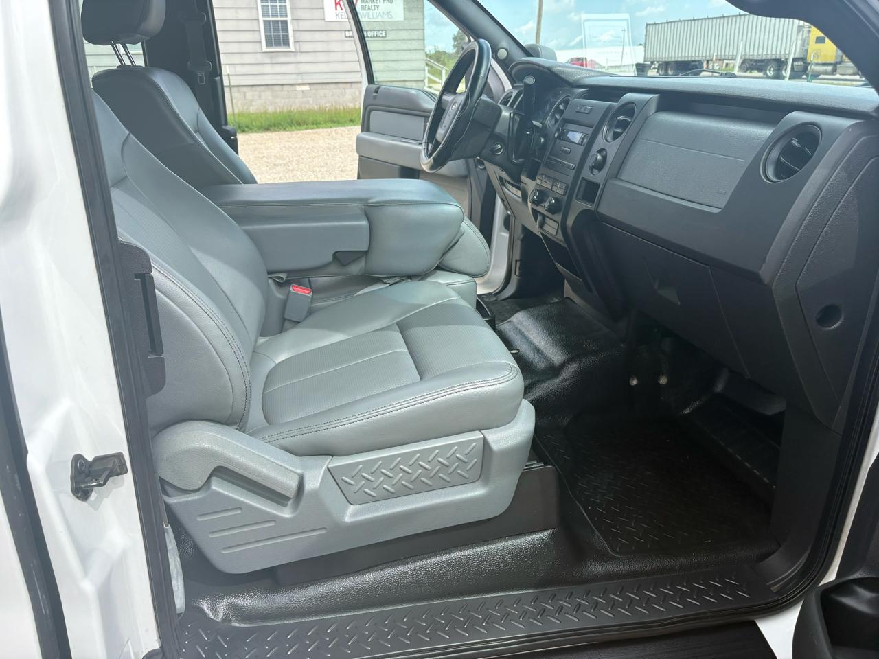 Ford F-150 4WD SuperCab 145" XL 2014