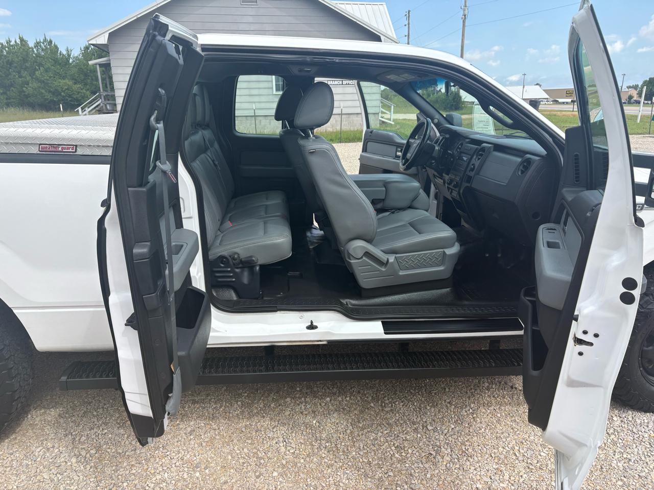 Ford F-150 4WD SuperCab 145" XL 2014