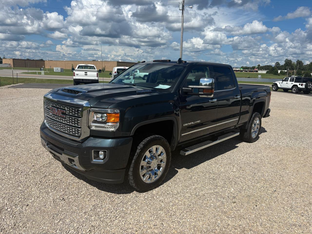 GMC Sierra 2500HD Denali Crew Cab 4WD 2019