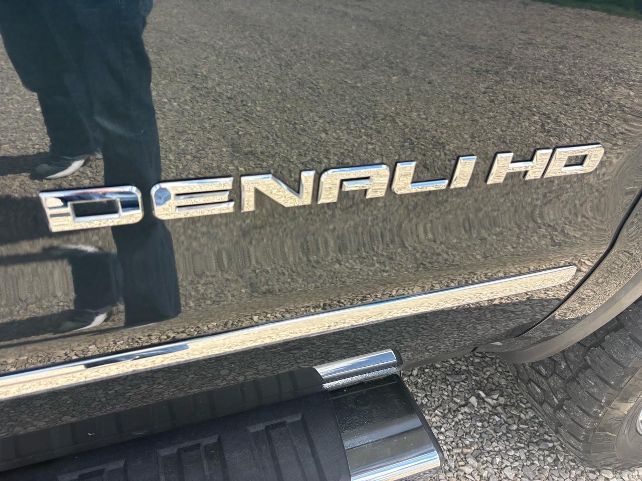 GMC Sierra 2500HD Denali Crew Cab 4WD 2019