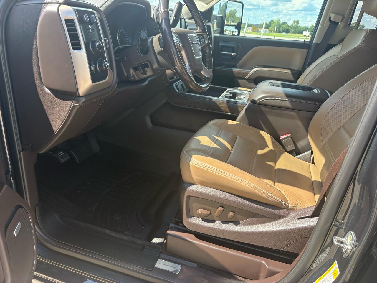 GMC Sierra 2500HD Denali Crew Cab 4WD 2019