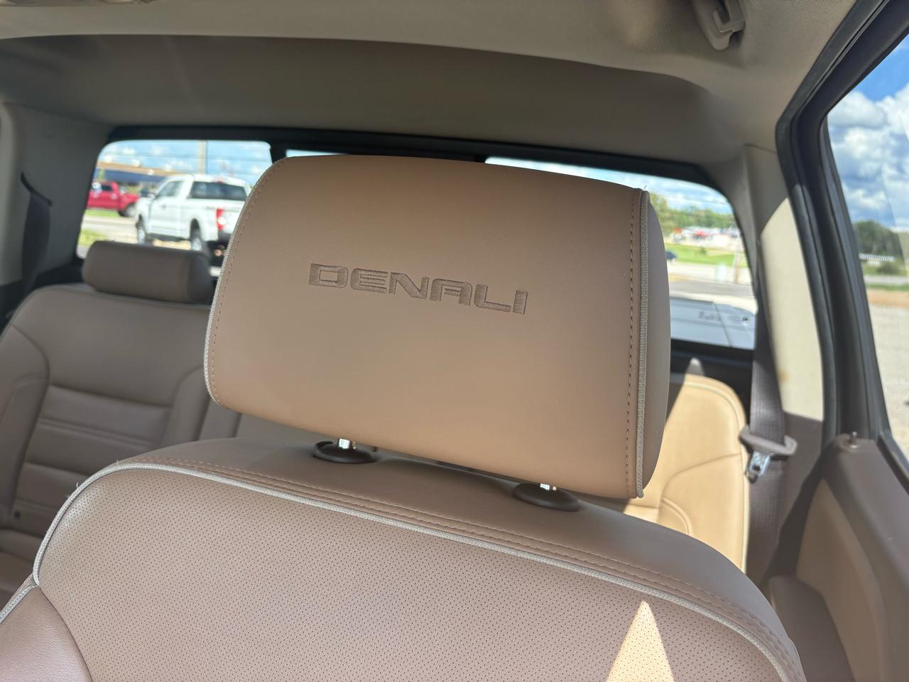 GMC Sierra 2500HD Denali Crew Cab 4WD 2019