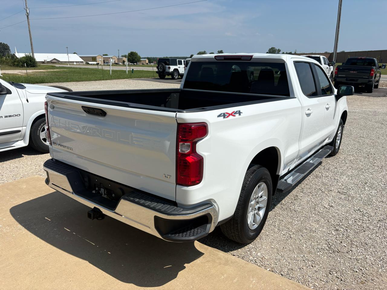 Chevrolet Silverado 1500 4WD Crew Cab 147" LT 2024