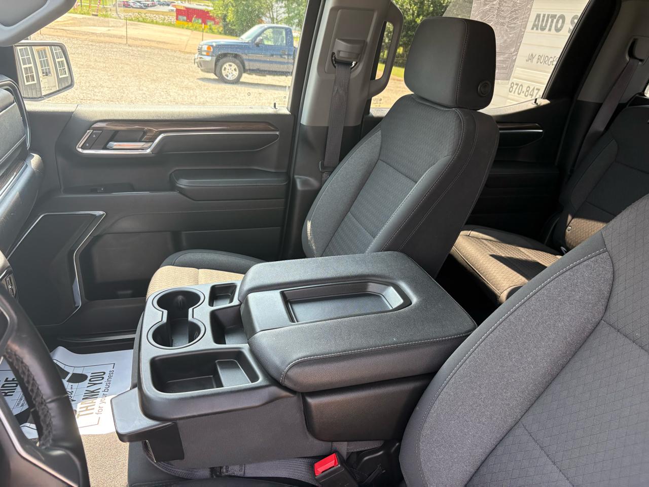 Chevrolet Silverado 1500 4WD Crew Cab 147" LT 2024