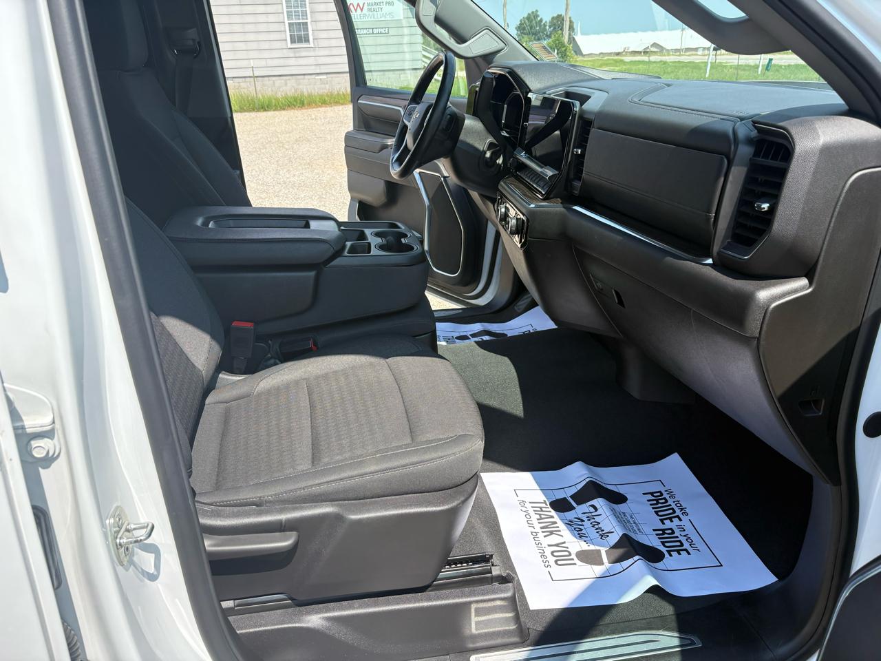 Chevrolet Silverado 1500 4WD Crew Cab 147" LT 2024