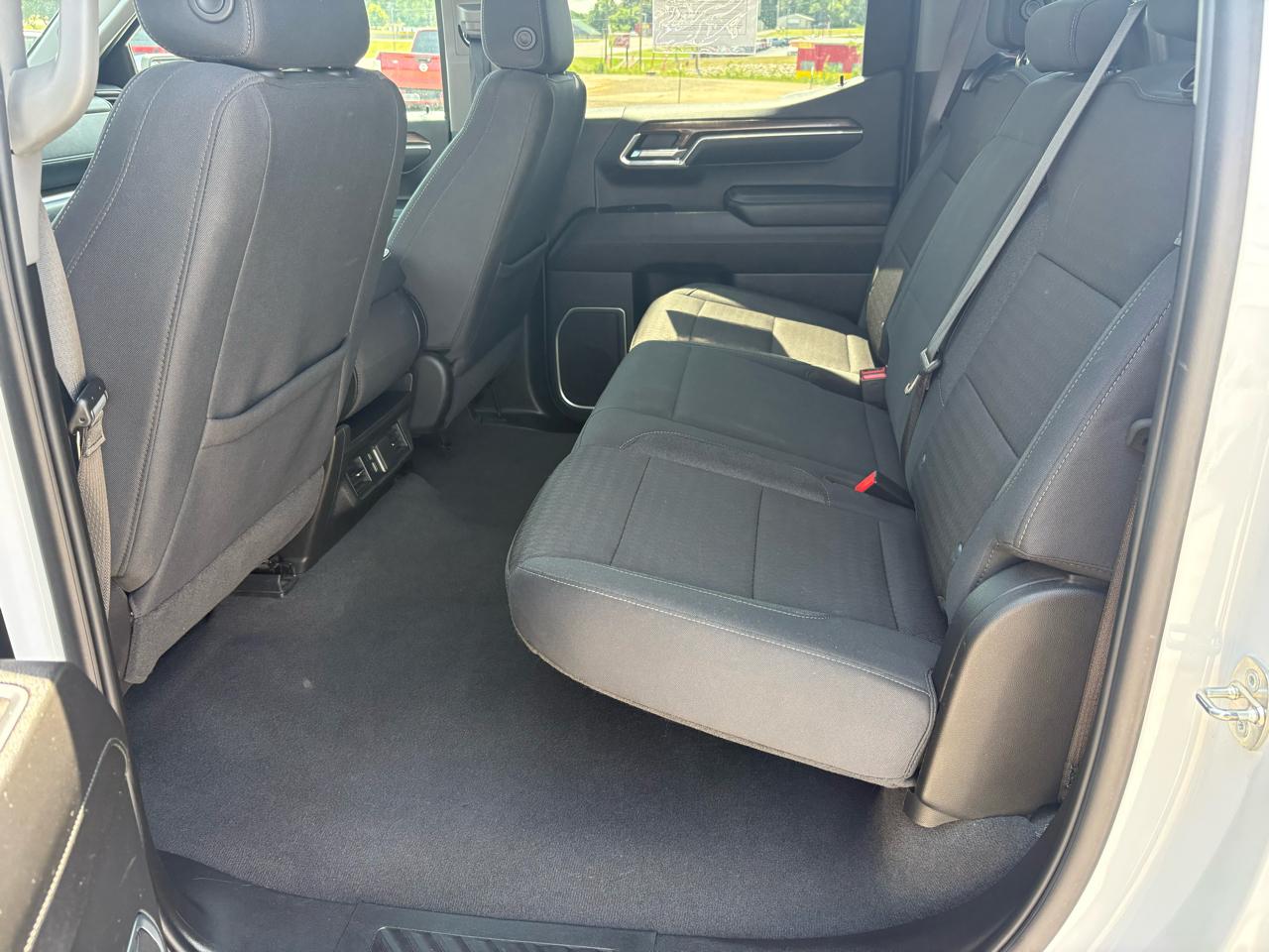 Chevrolet Silverado 1500 4WD Crew Cab 147" LT 2024