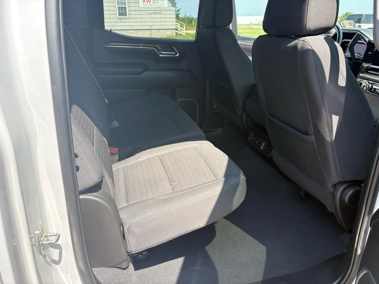 Chevrolet Silverado 1500 4WD Crew Cab 147" LT 2024