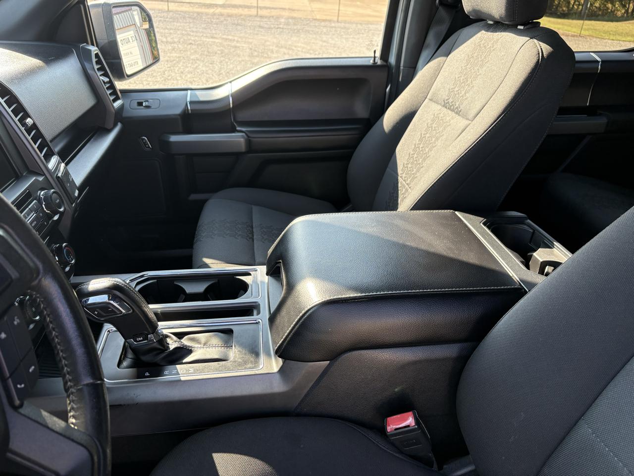 Ford F-150 4WD SuperCrew 139" XLT 2018