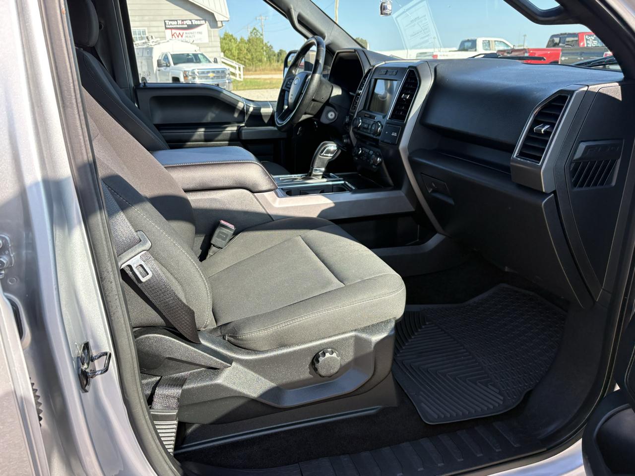 Ford F-150 4WD SuperCrew 139" XLT 2018