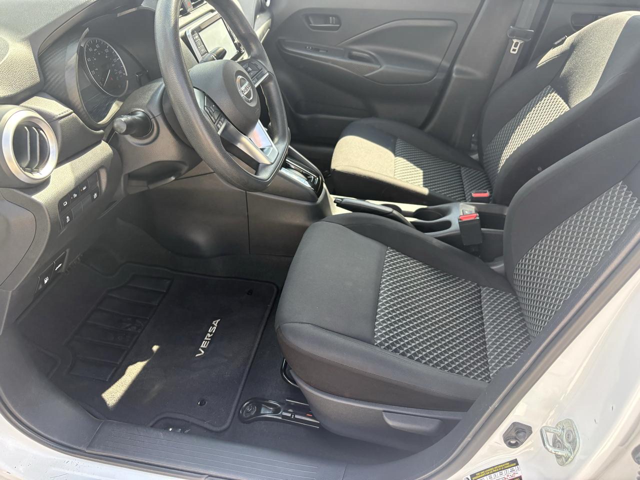 Nissan Versa S CVT 2021