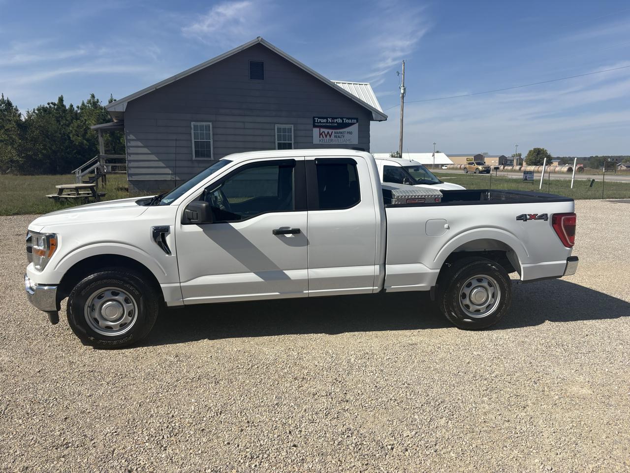 Ford F-150 4WD SuperCab 133" XLT 2021