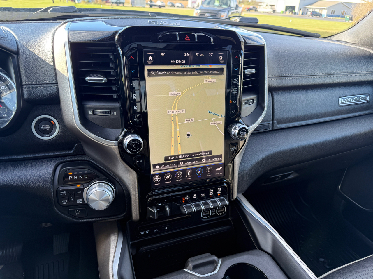 RAM 1500 Laramie 4x4 Crew Cab 6'4" Box 2019 RAM 1500 Laramie 4x4 Crew Cab 6'4" Box 2019