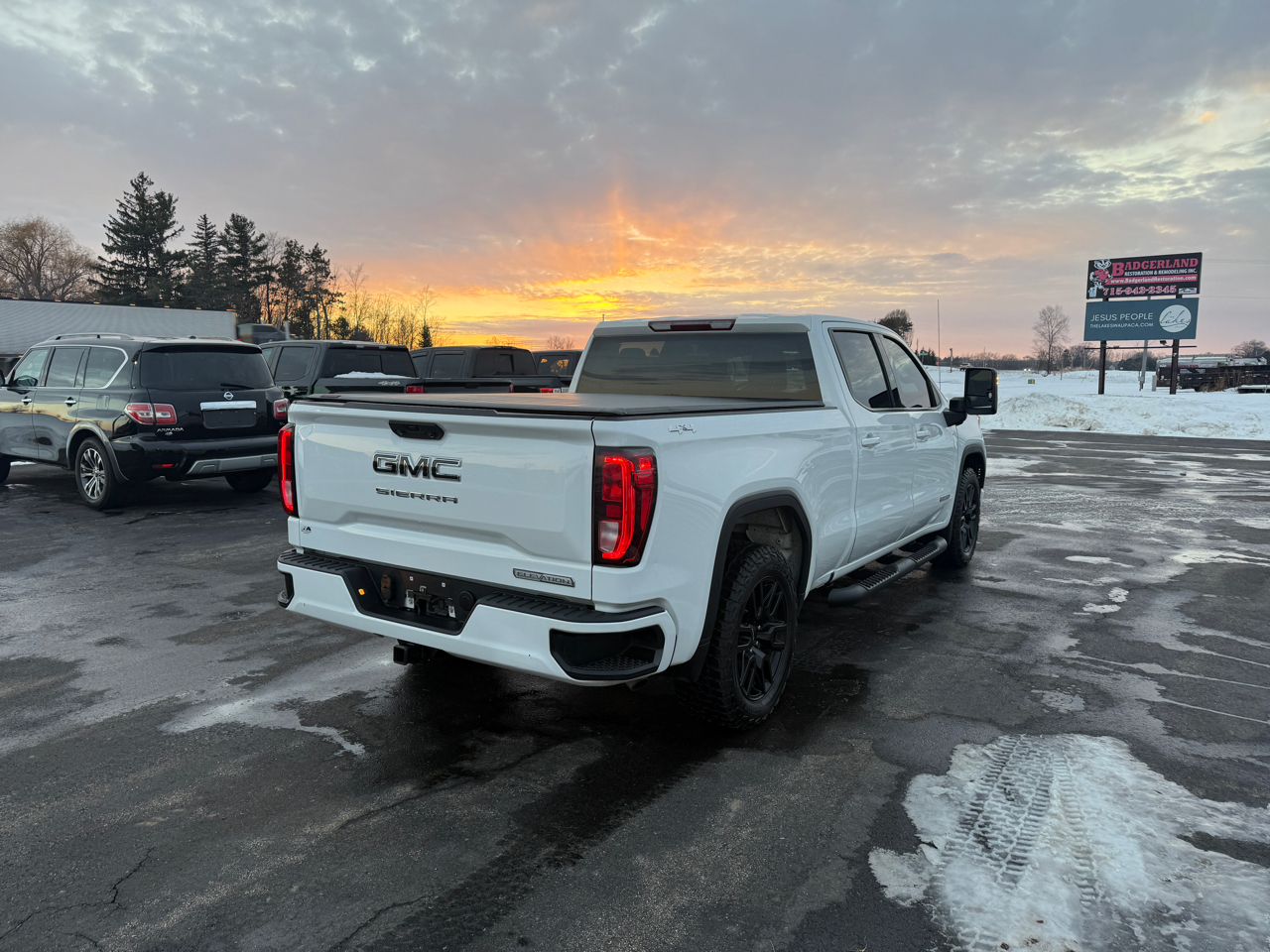 GMC Sierra 1500 4WD Crew Cab 157" Elevation 2023