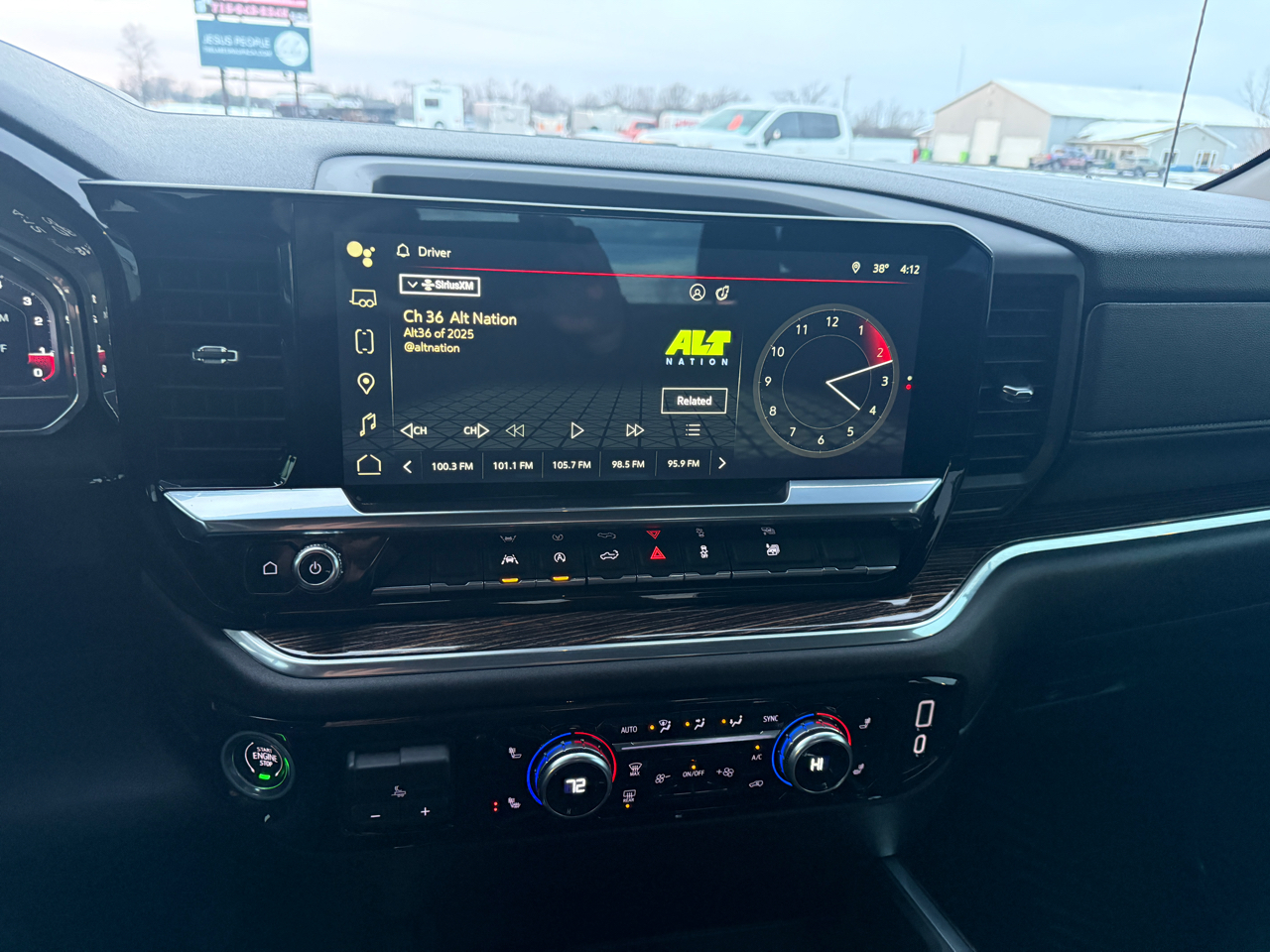 GMC Sierra 1500 4WD Crew Cab 157" Elevation 2023