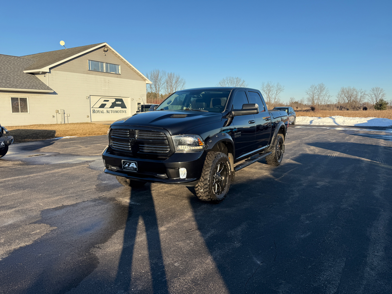 RAM 1500 4WD Crew Cab 140.5" Sport 2016