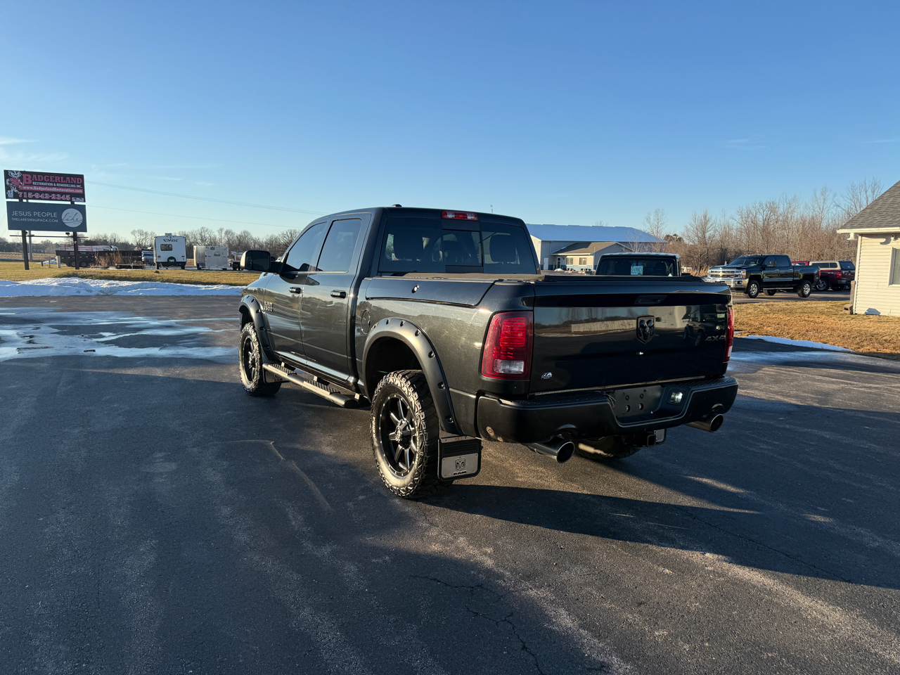 RAM 1500 4WD Crew Cab 140.5" Sport 2016