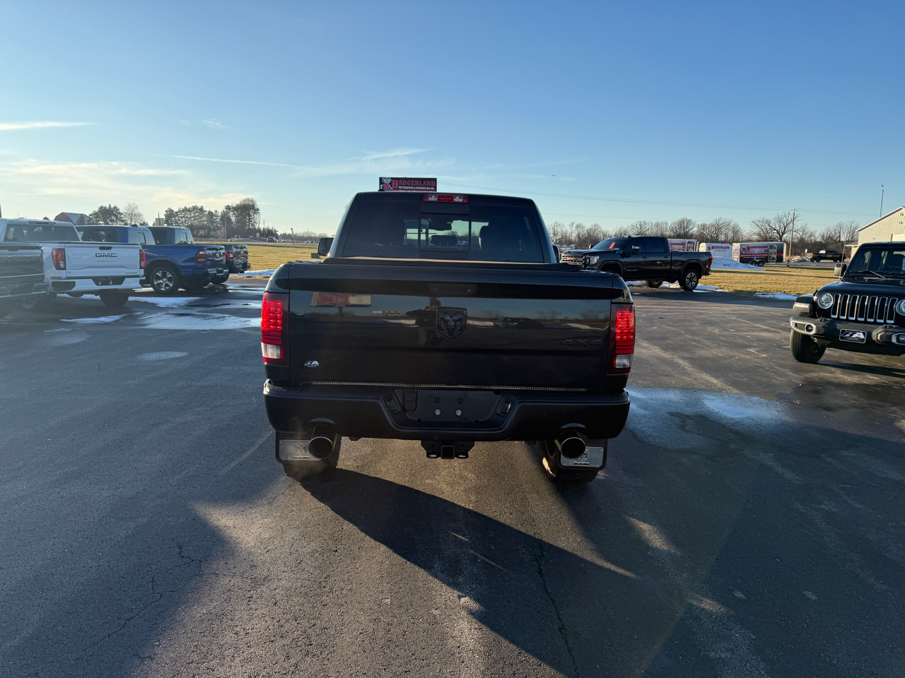 RAM 1500 4WD Crew Cab 140.5" Sport 2016