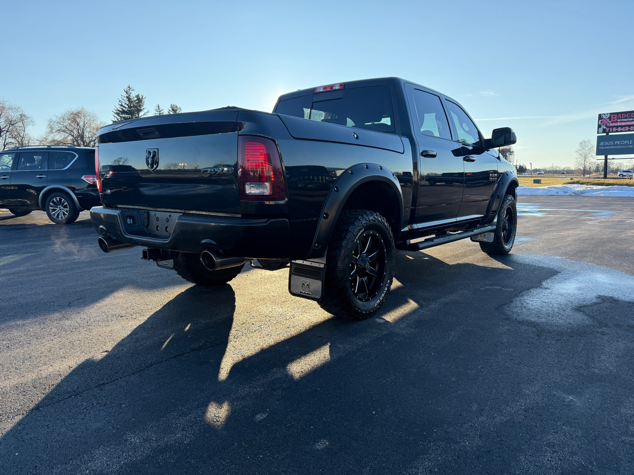 RAM 1500 4WD Crew Cab 140.5" Sport 2016