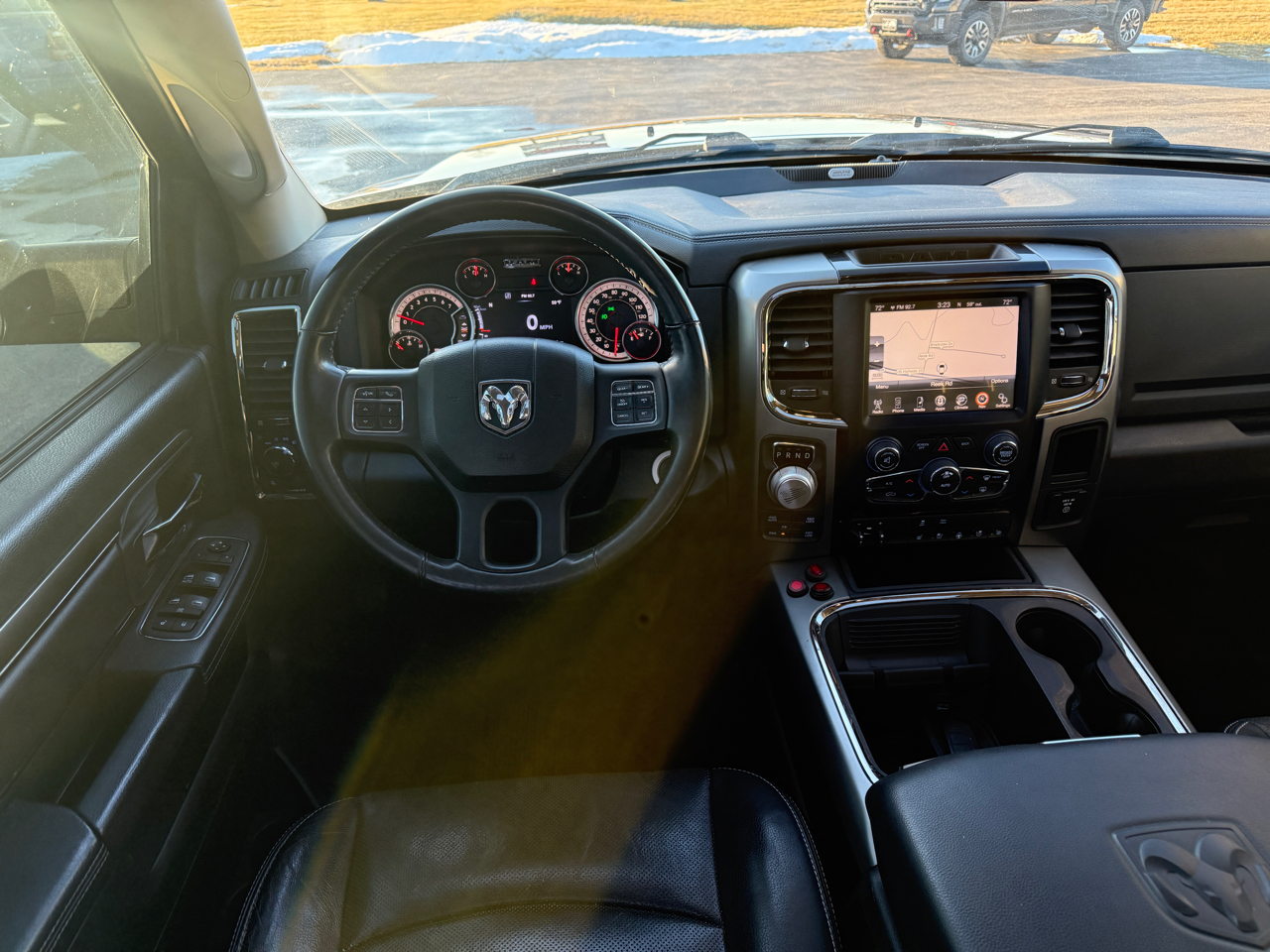 RAM 1500 4WD Crew Cab 140.5" Sport 2016