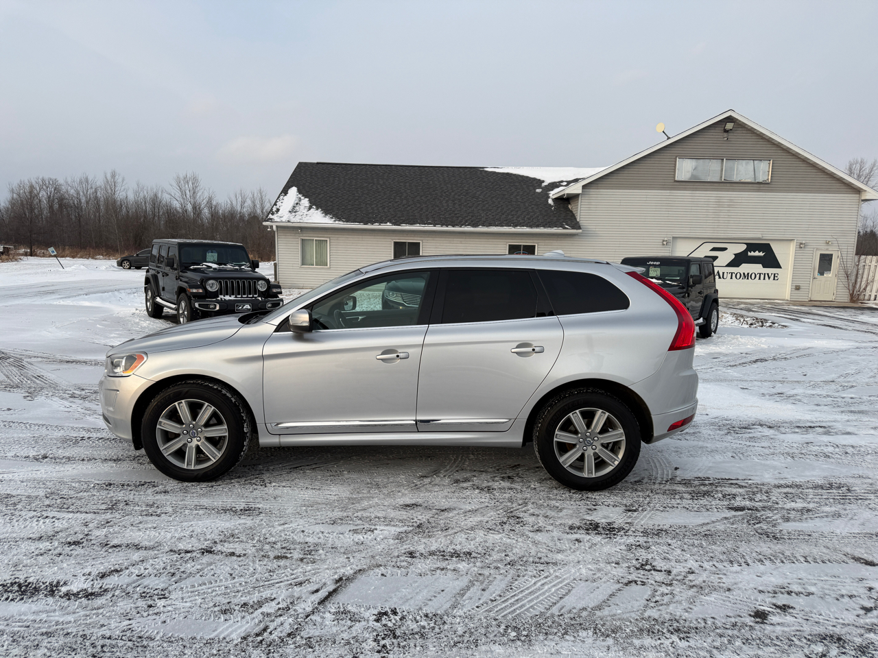 Volvo XC60 AWD 4dr T6 Drive-E 2016