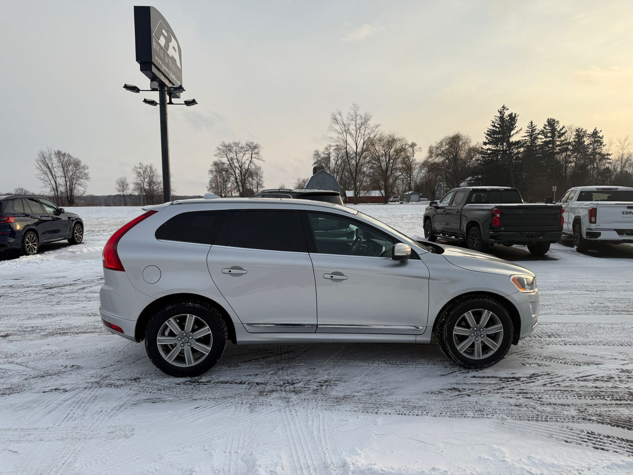 Volvo XC60 AWD 4dr T6 Drive-E 2016