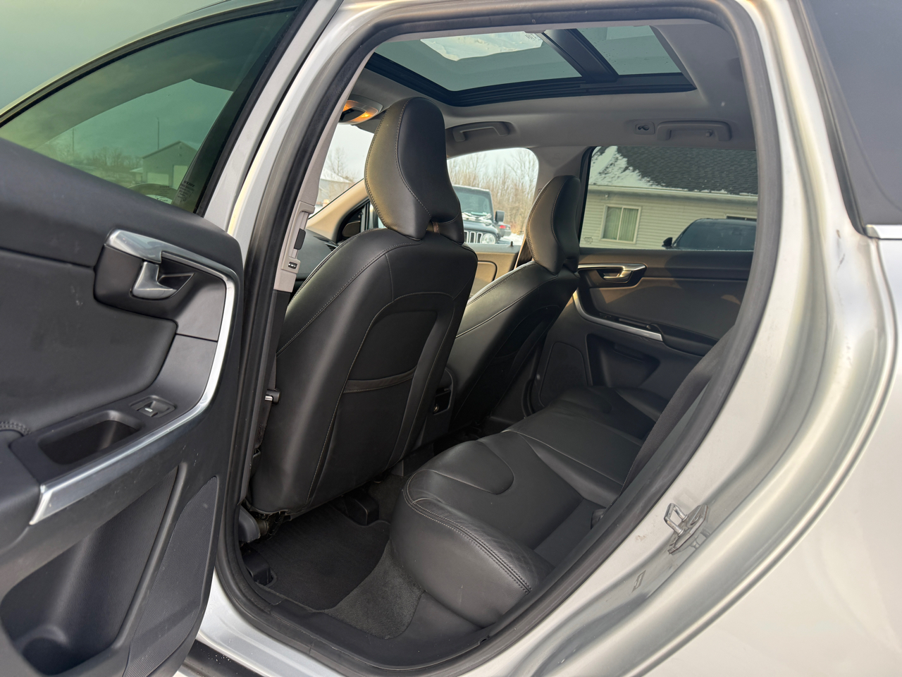 Volvo XC60 AWD 4dr T6 Drive-E 2016