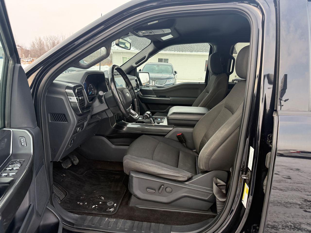 Ford F-150 4WD SuperCrew 145" XLT 2022