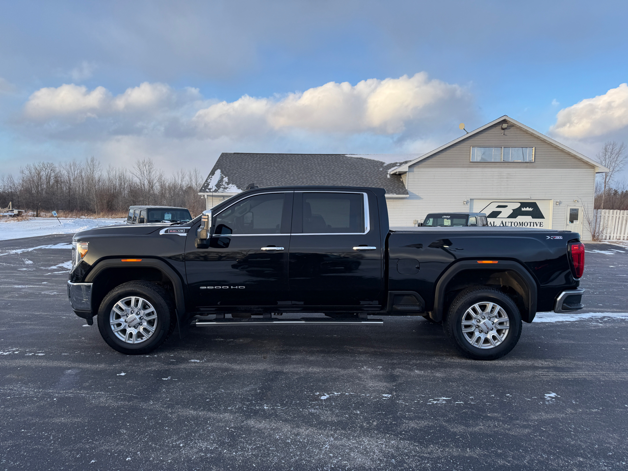 GMC Sierra 2500HD 4WD Crew Cab 159" SLT 2021