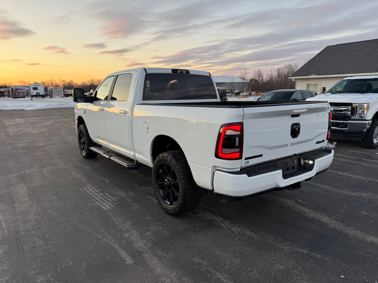 RAM 2500 Big Horn 4x4 Crew Cab 6'4" Box 2023