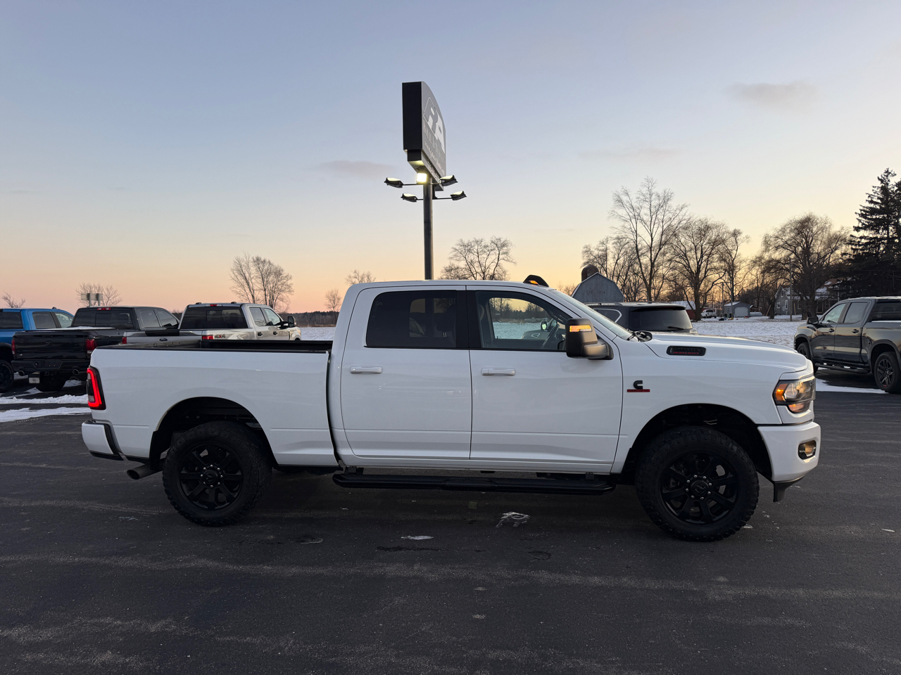 RAM 2500 Big Horn 4x4 Crew Cab 6'4" Box 2023