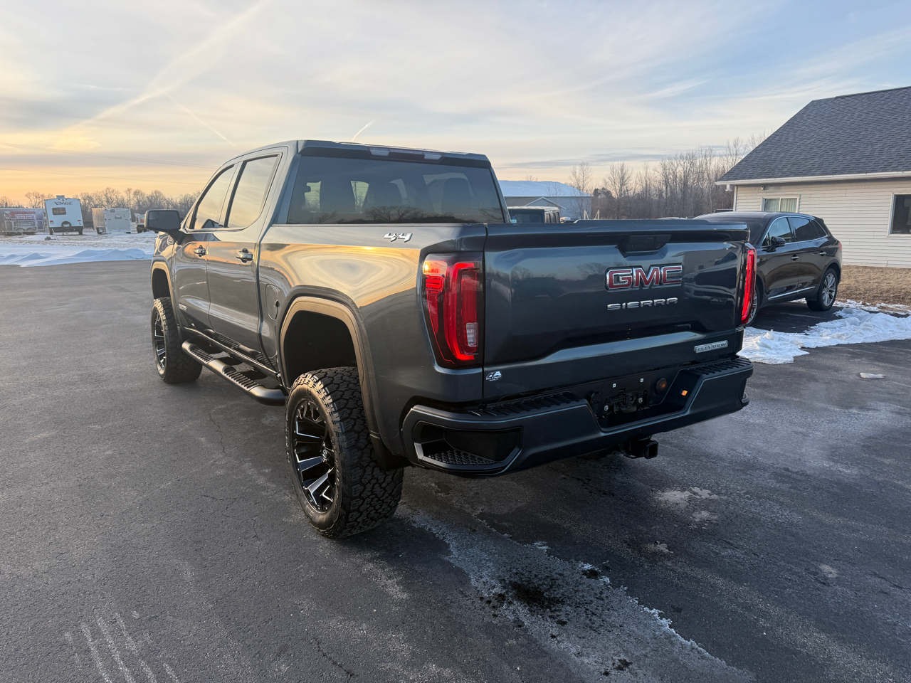 GMC Sierra 1500 4WD Crew Cab 147" Elevation 2019