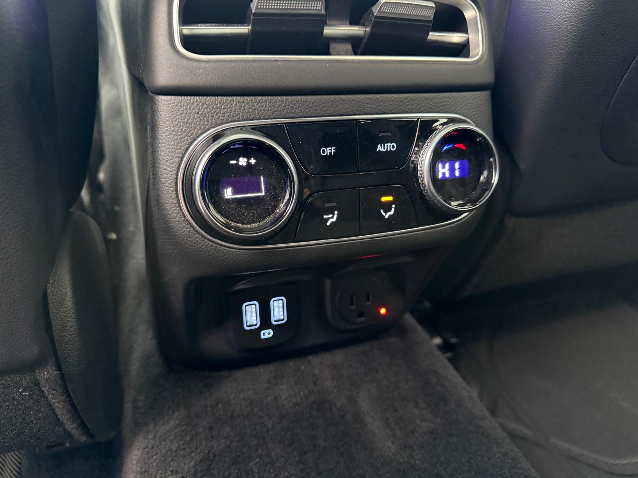 Genesis GV70 2.5T AWD 2023