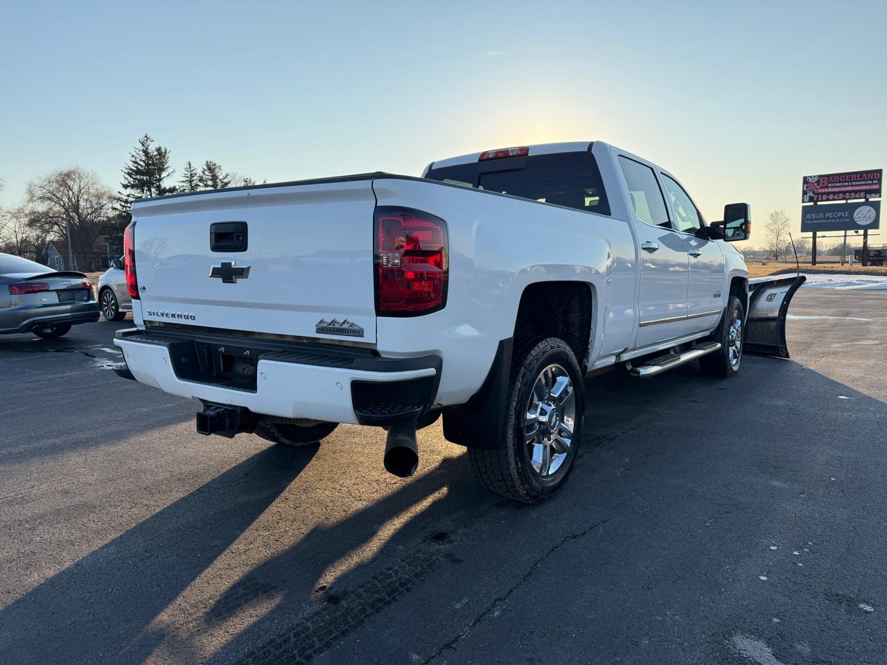 Chevrolet Silverado 2500HD 4WD Crew Cab 153.7" High Country 2019