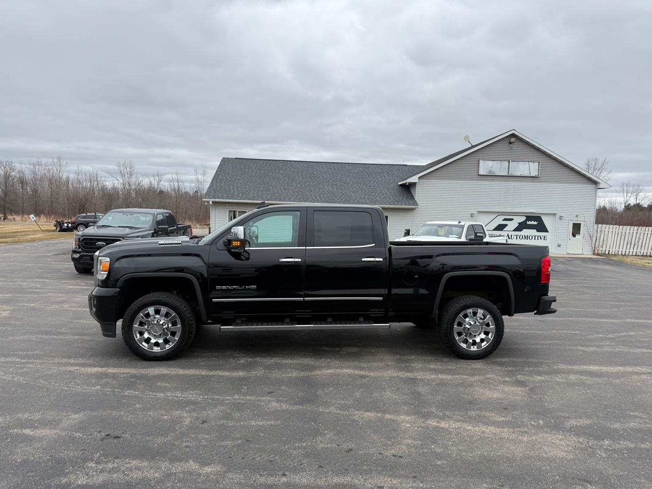 GMC Sierra 2500HD 4WD Crew Cab 153.7" Denali 2018