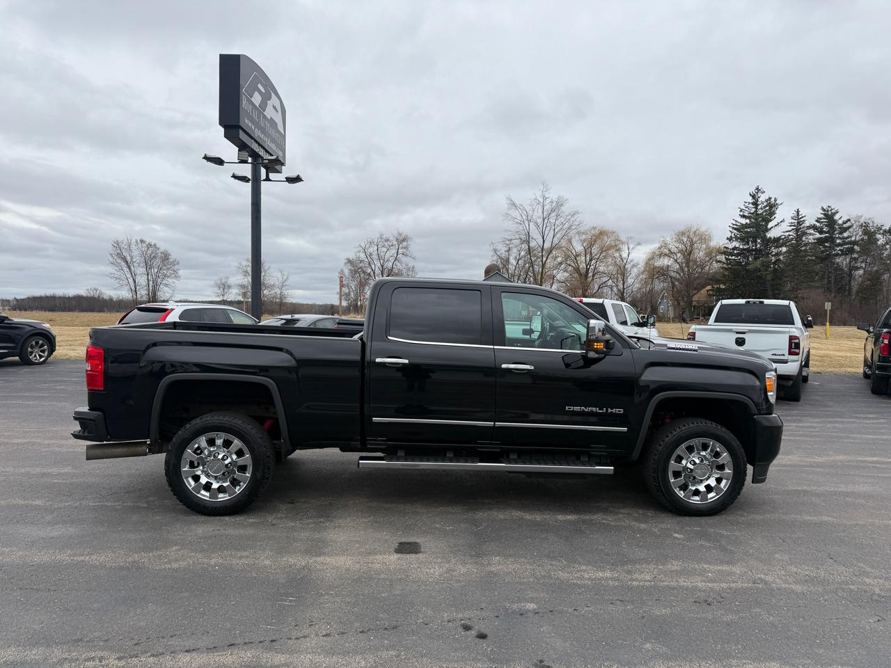 GMC Sierra 2500HD 4WD Crew Cab 153.7" Denali 2018
