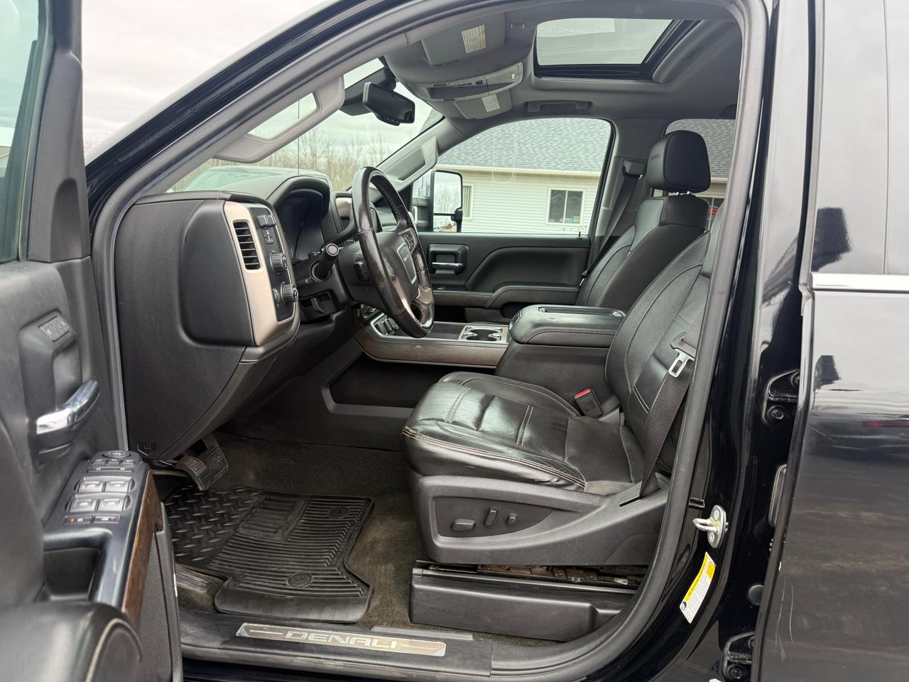 GMC Sierra 2500HD 4WD Crew Cab 153.7" Denali 2018