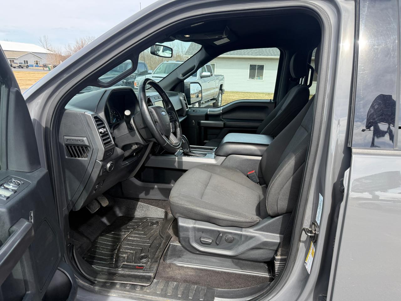 Ford F-150 4WD SuperCrew 145" XLT 2020