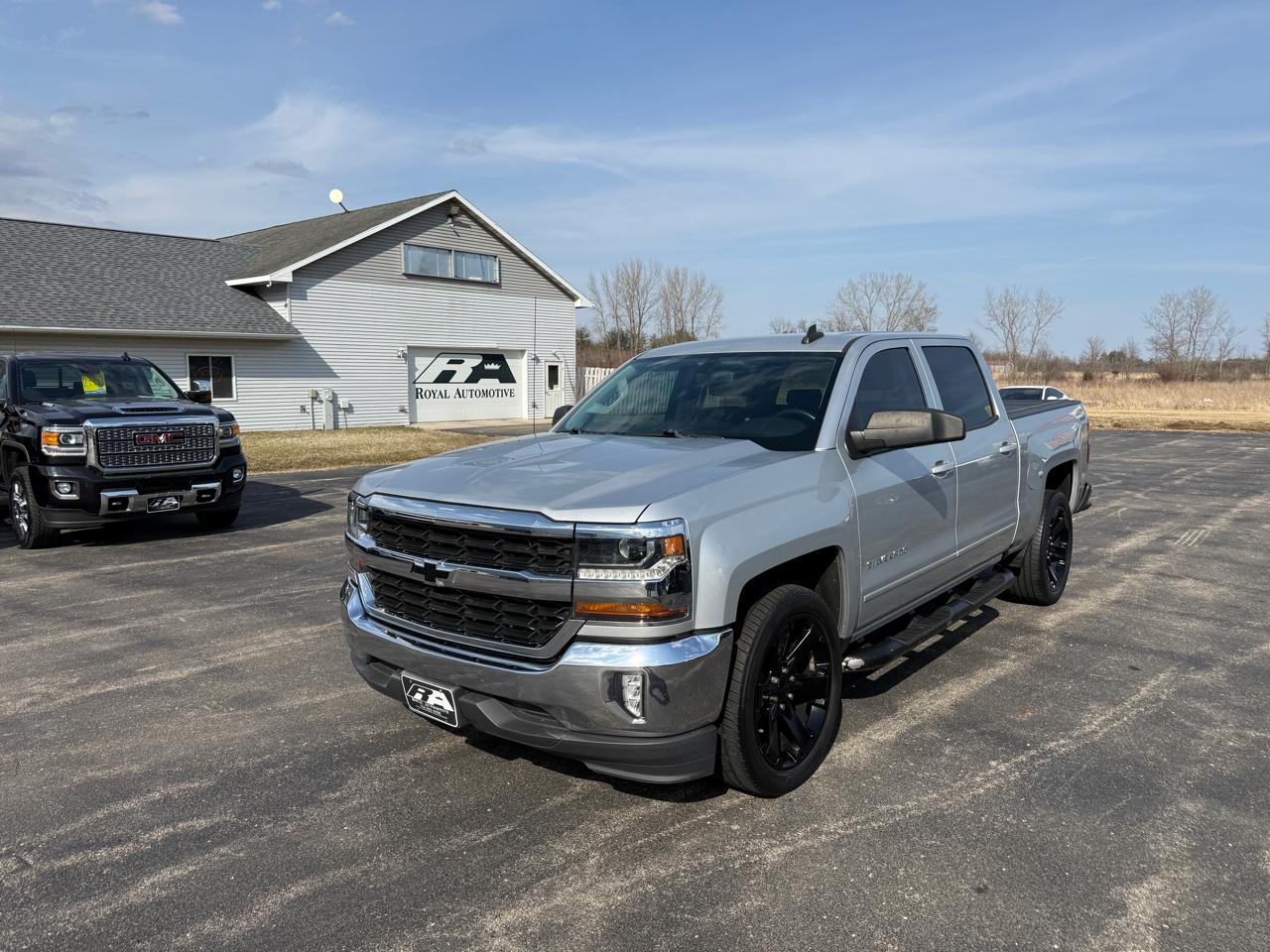 Chevrolet Silverado 1500 2WD Crew Cab 143.5" LT w/1LT 2017