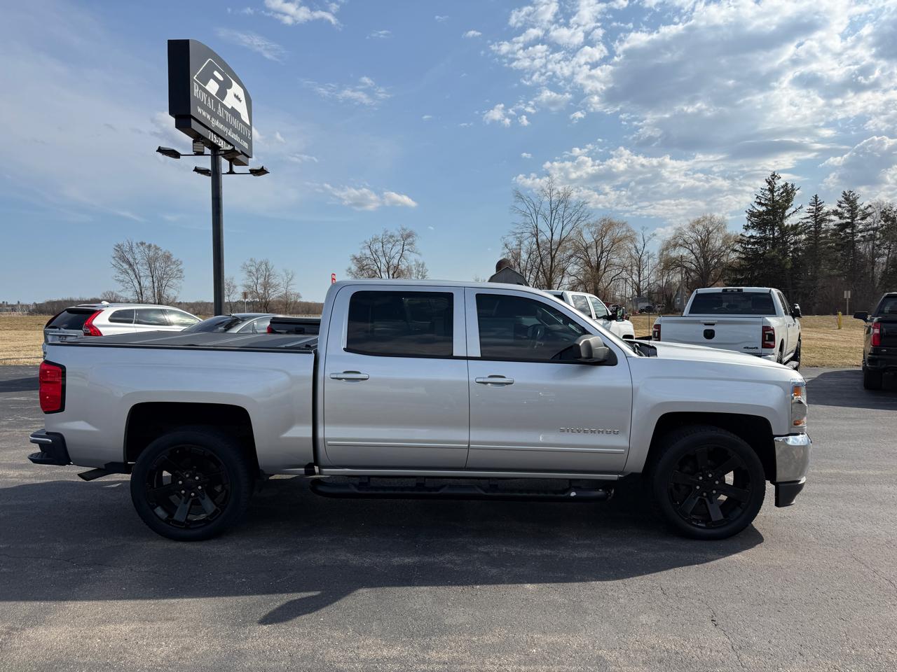 Chevrolet Silverado 1500 2WD Crew Cab 143.5" LT w/1LT 2017