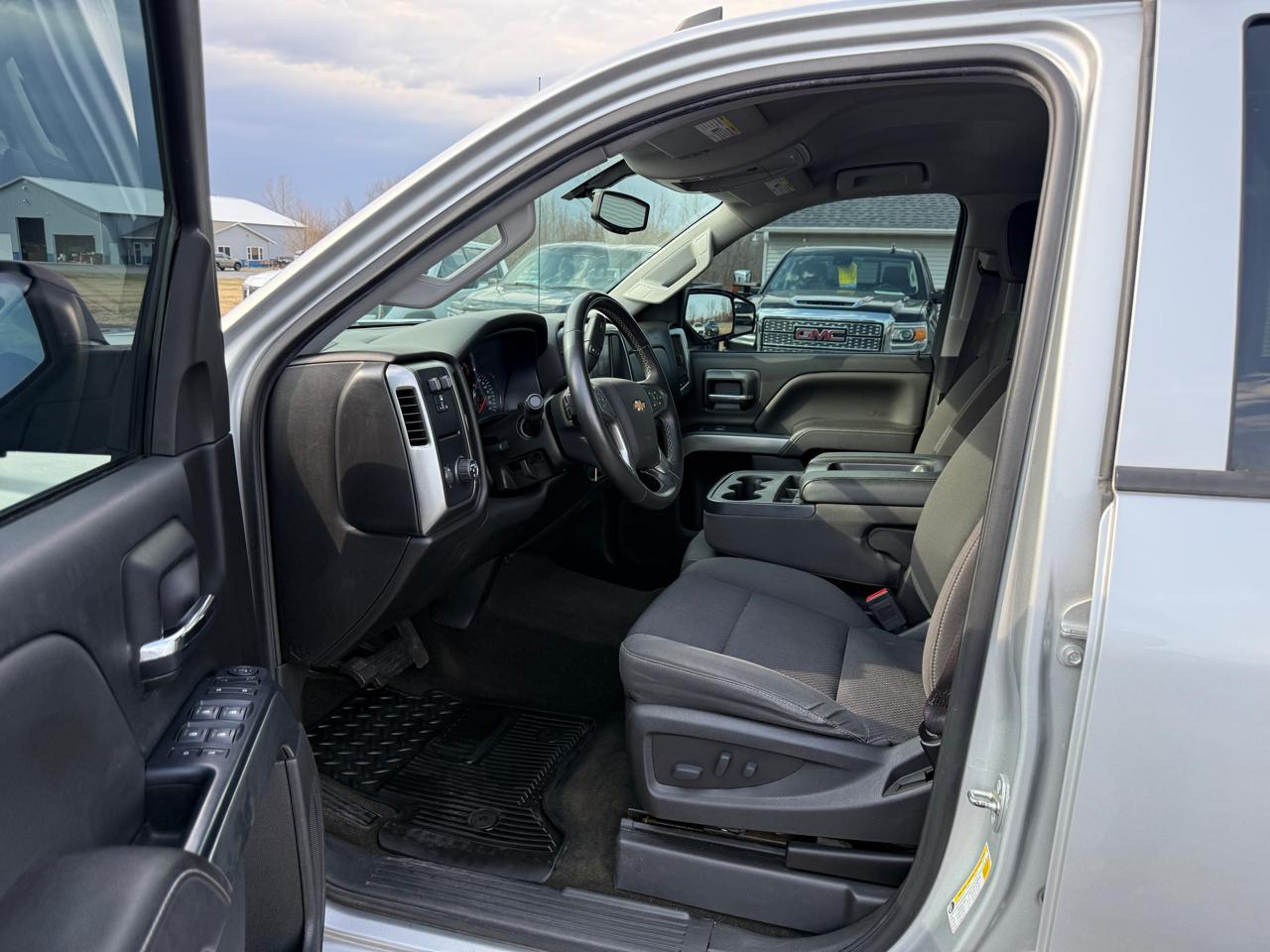 Chevrolet Silverado 1500 2WD Crew Cab 143.5" LT w/1LT 2017